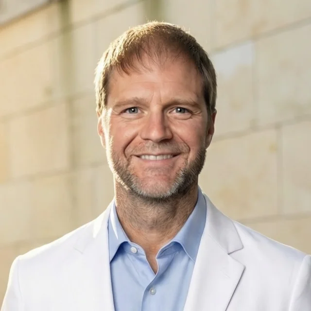 Jonathan Guenter, Physician
